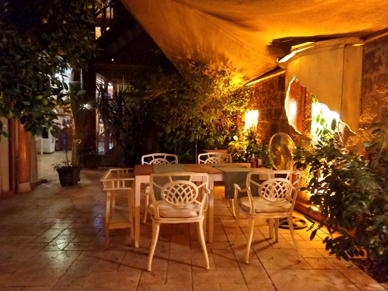 Antique Cafe Restaurant