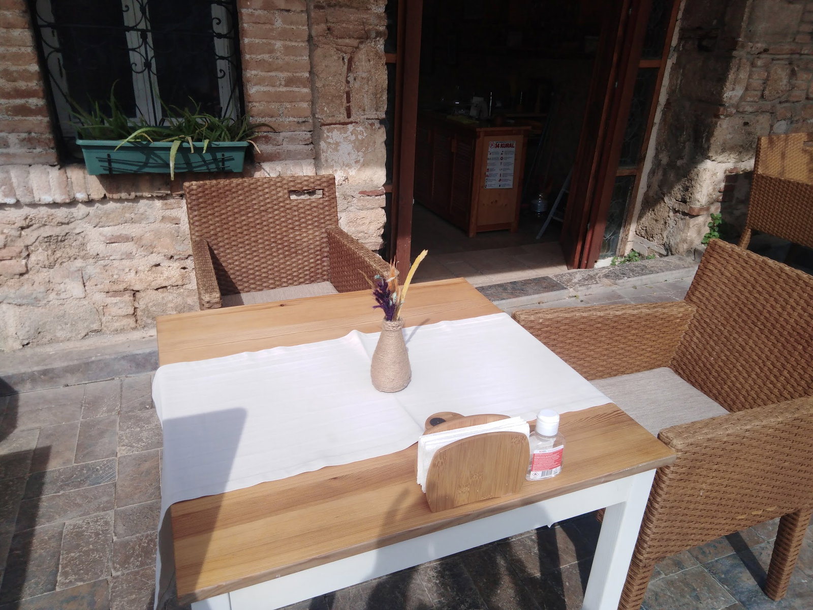 Antique Cafe Restaurant