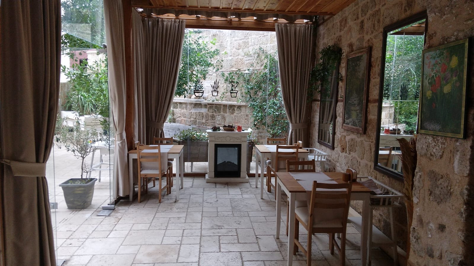 Antique Cafe Restaurant