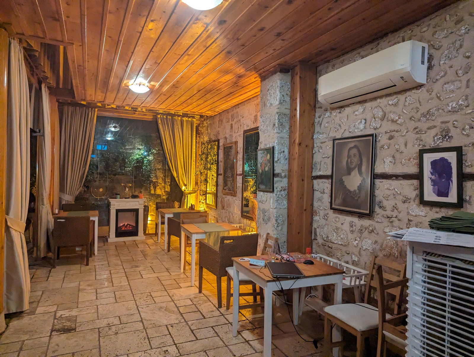 Antique Cafe Restaurant