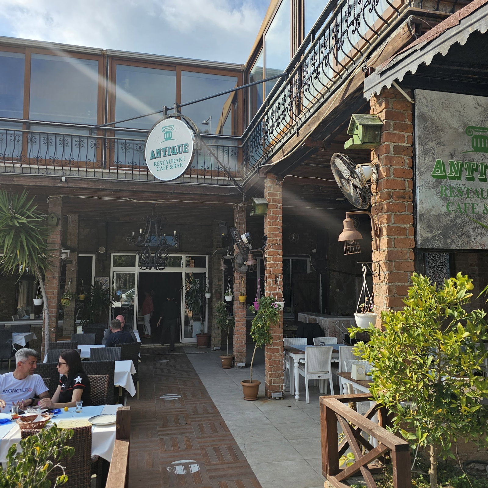 Antique Cafe Restaurant