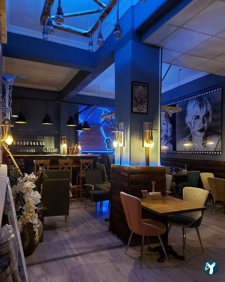 Antik Cafe & Bistro