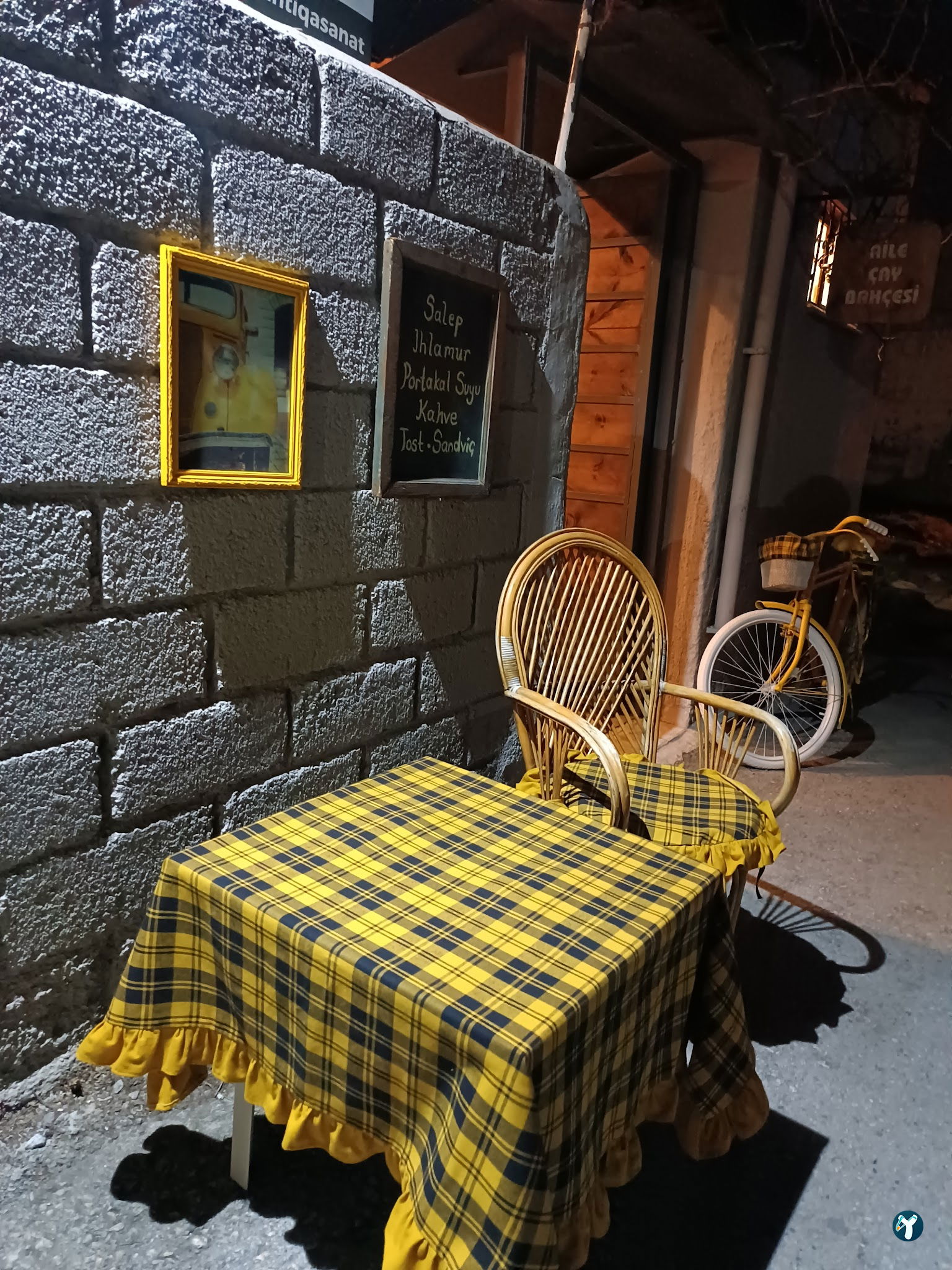 Antik Cafe & Bistro