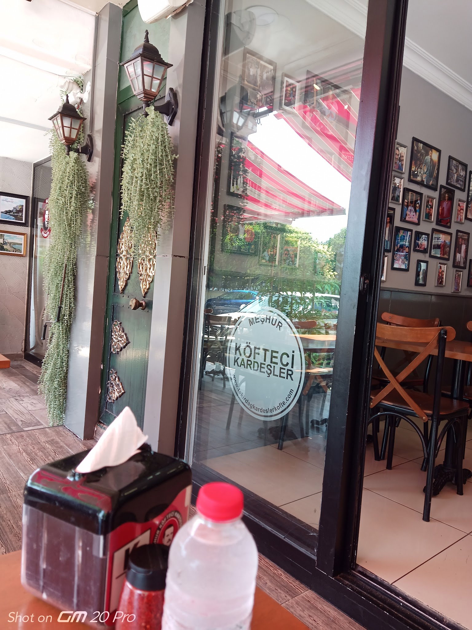 Meşhur Köfteci Kardeşler