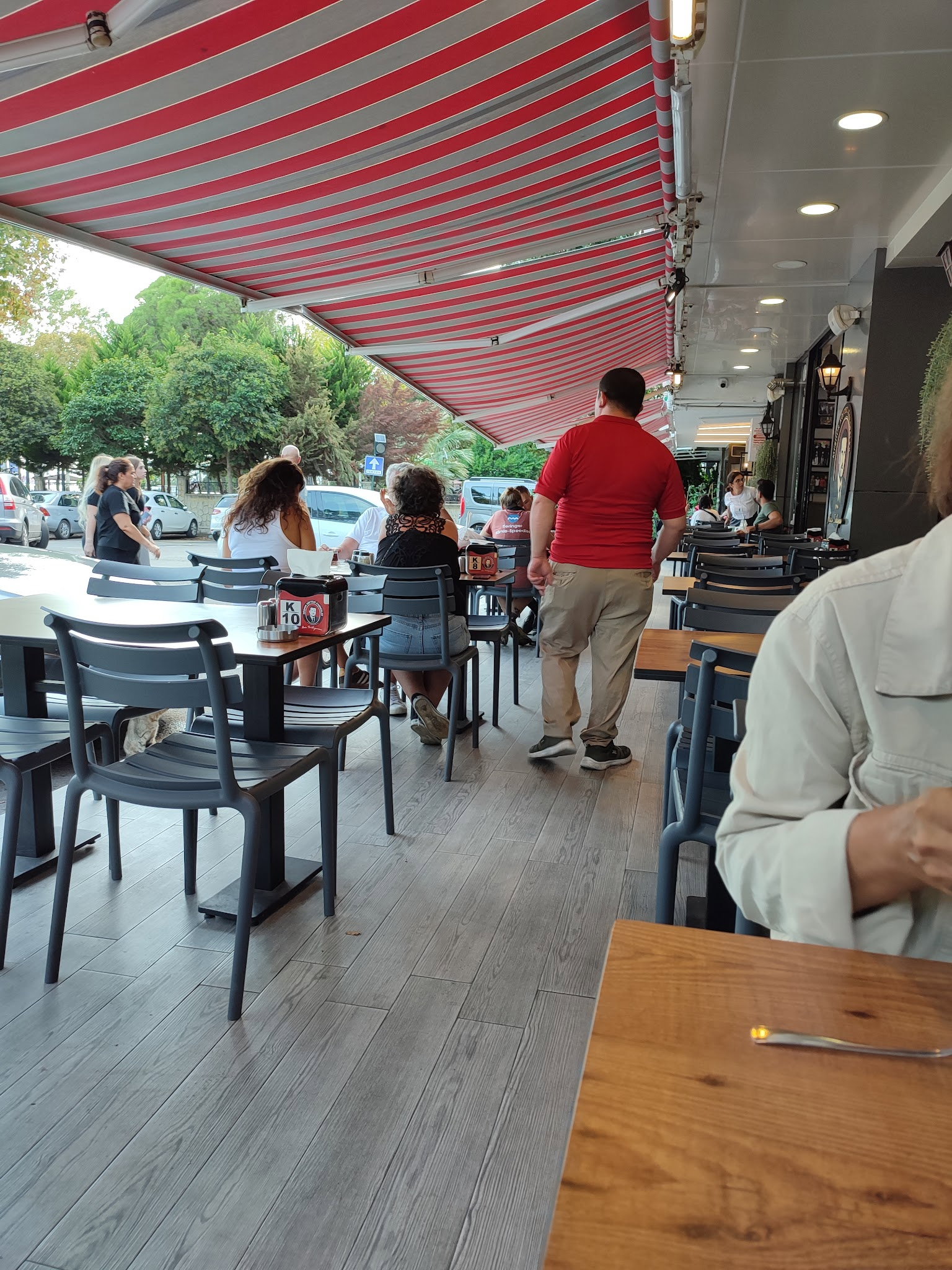 Meşhur Köfteci Kardeşler