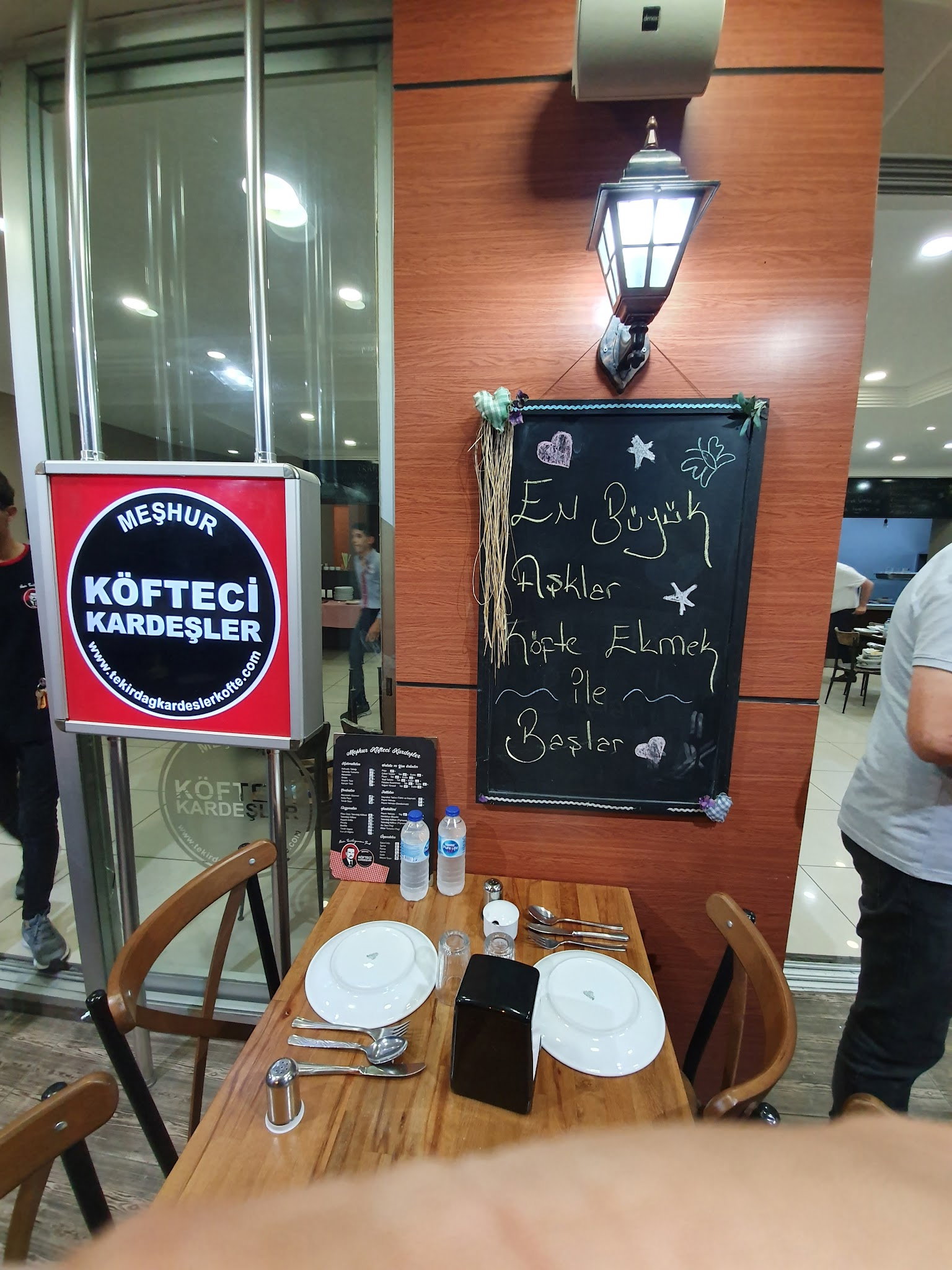 Meşhur Köfteci Kardeşler