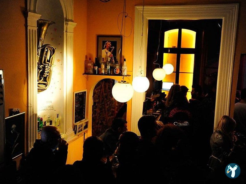 Alsancak Mavi Bar