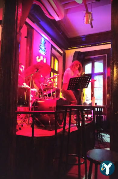 Alsancak Mavi Bar