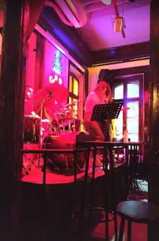Alsancak Mavi Bar resimleri