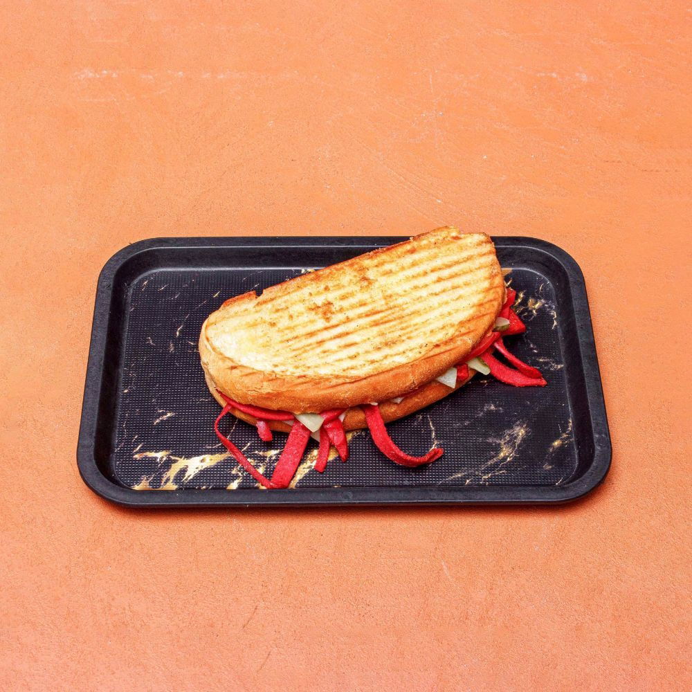 Ayvalık Ekmeğine Kaşarlı Tost