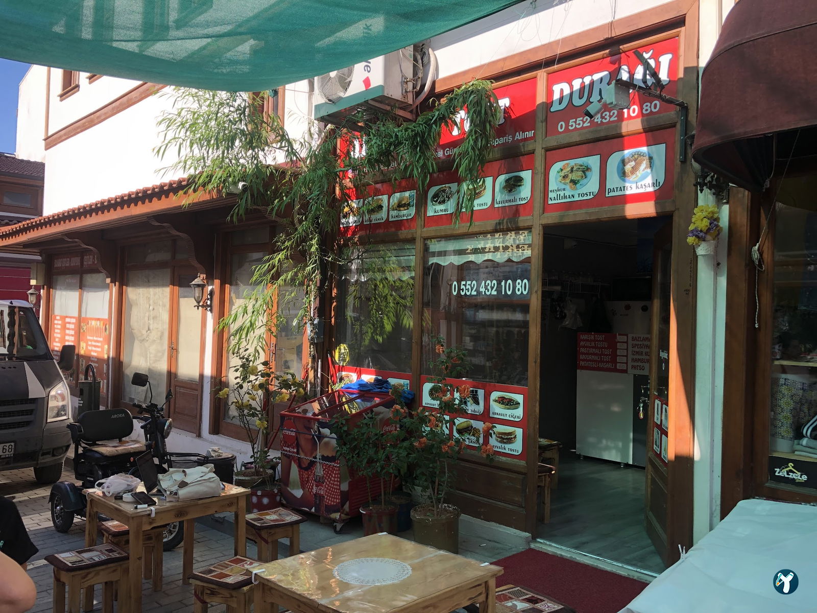 Akçam Cafe. Tost-Kumru