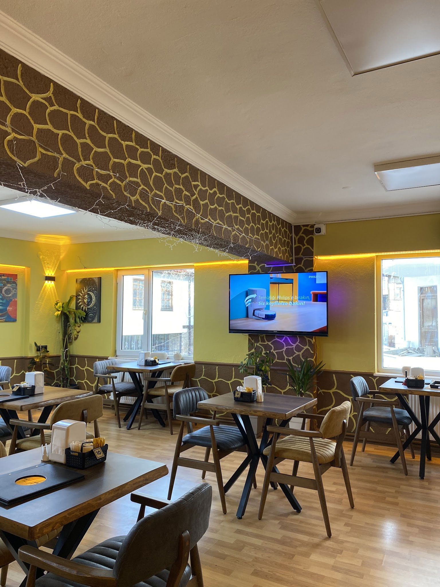 Akçam Cafe. Tost-Kumru