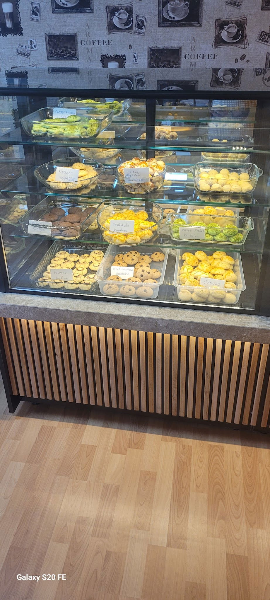 Akçam Cafe. Tost-Kumru