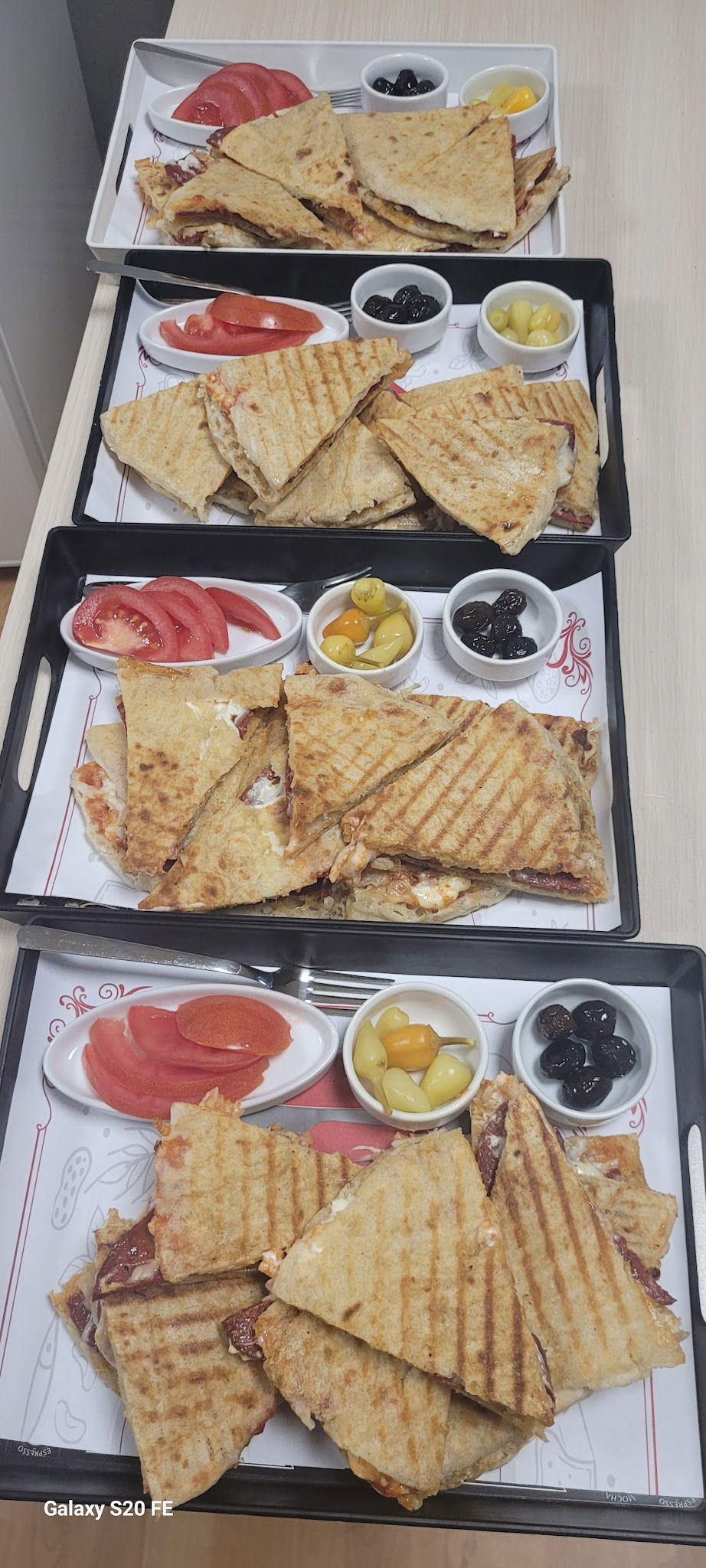 Akçam Cafe. Tost-Kumru