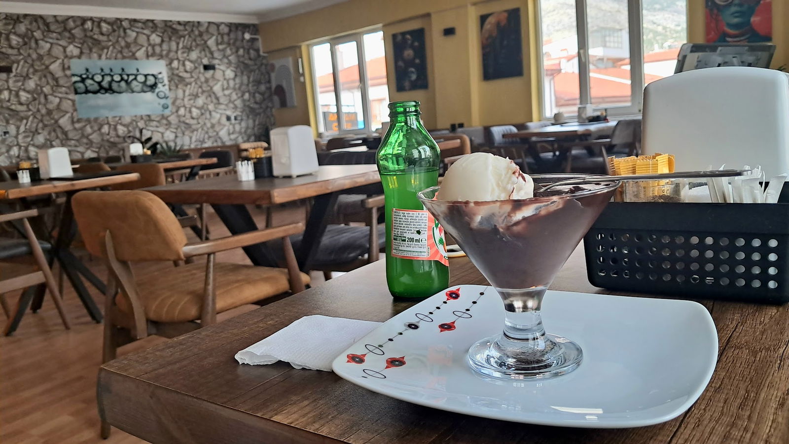 Akçam Cafe. Tost-Kumru