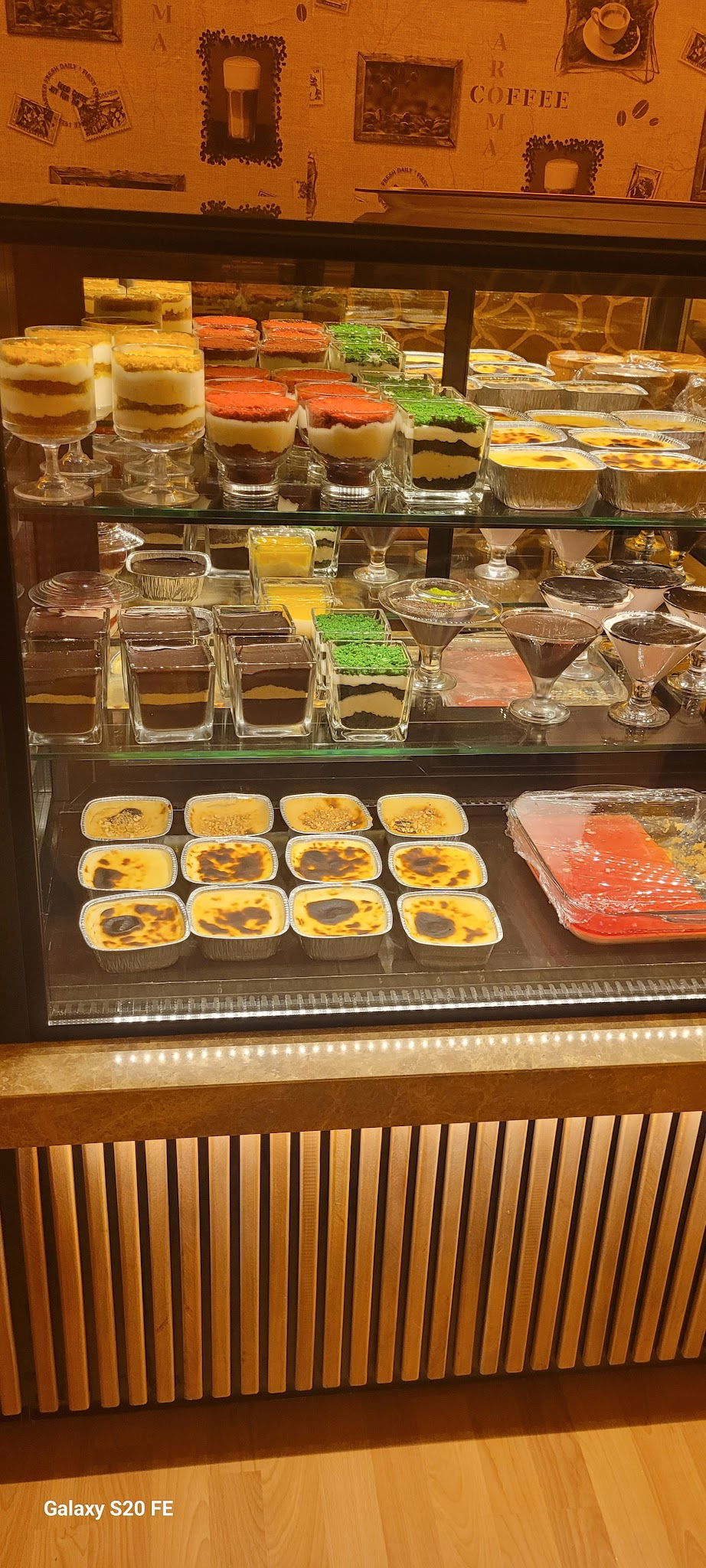 Akçam Cafe. Tost-Kumru