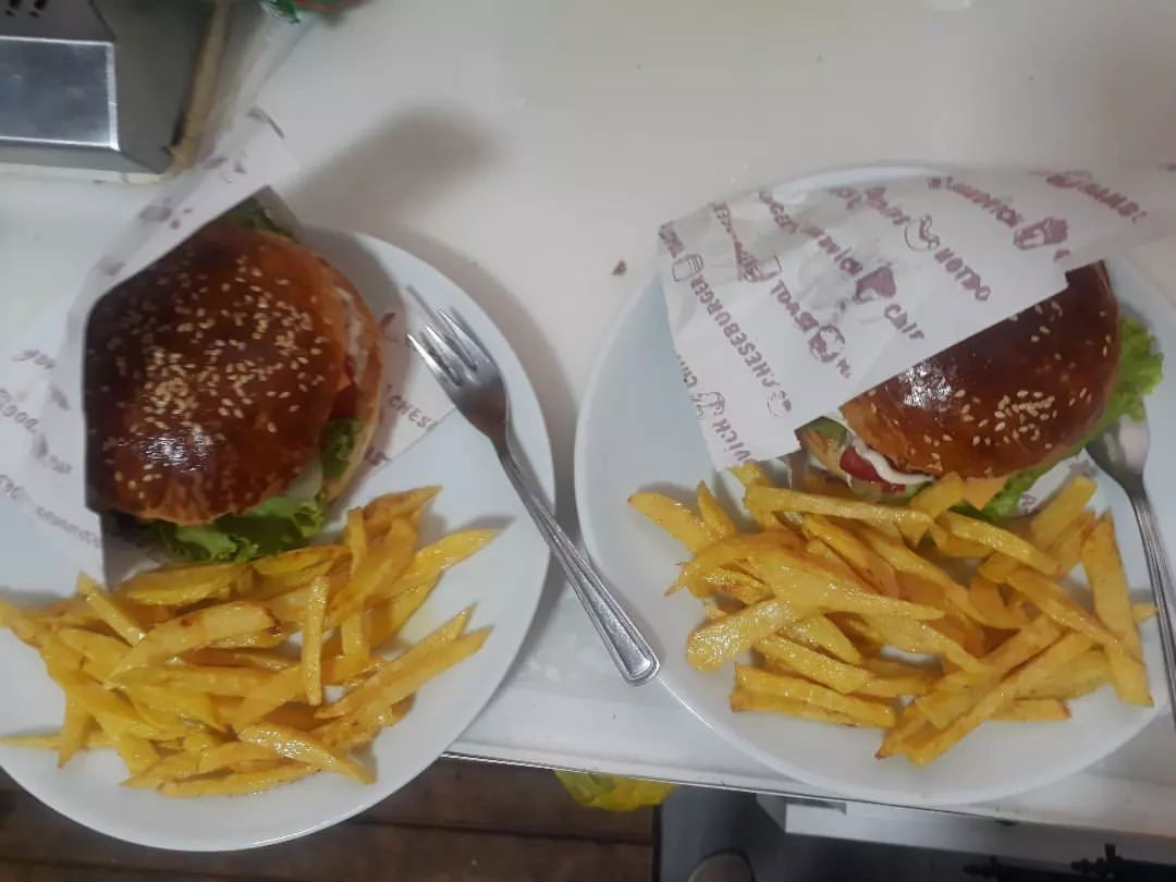 Akçam Cafe. Tost-Kumru