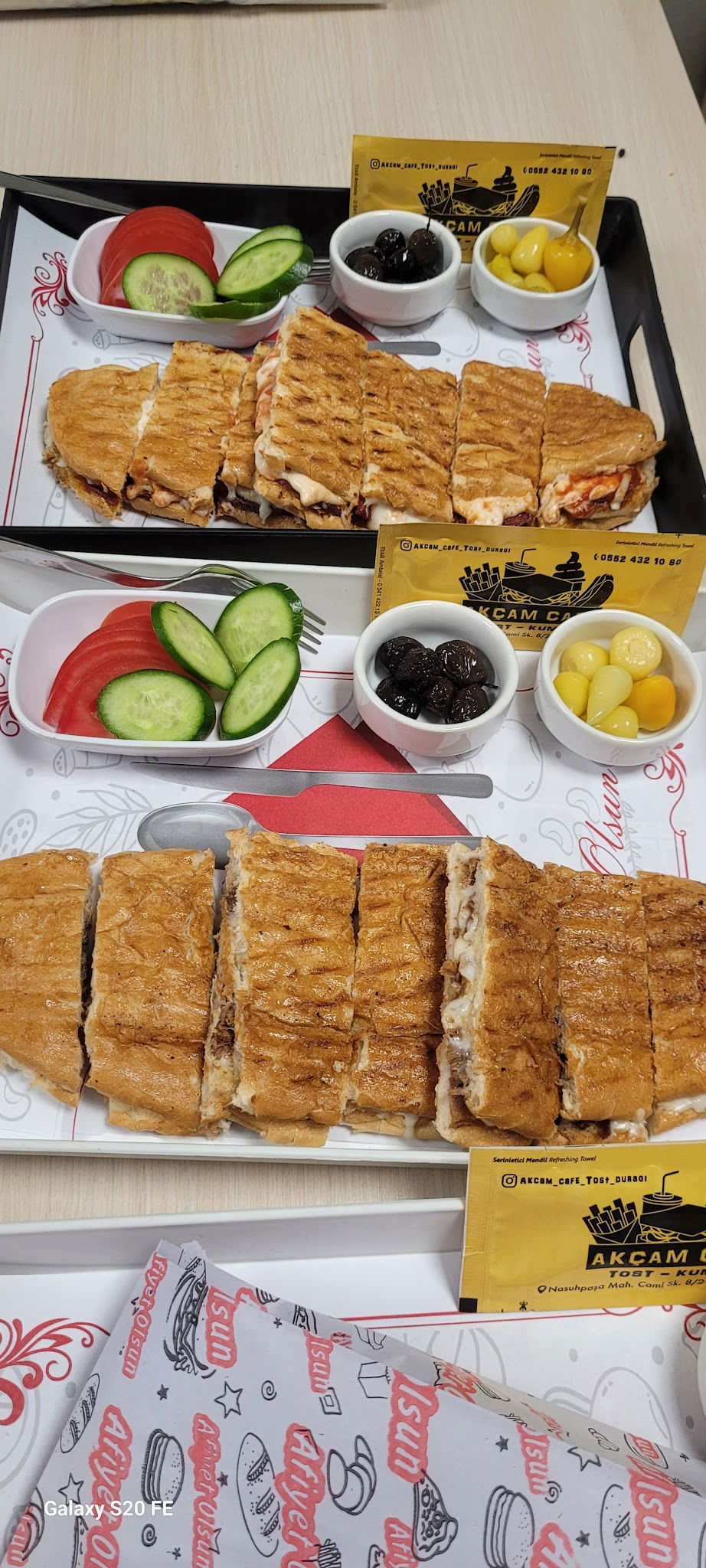 Akçam Cafe. Tost-Kumru