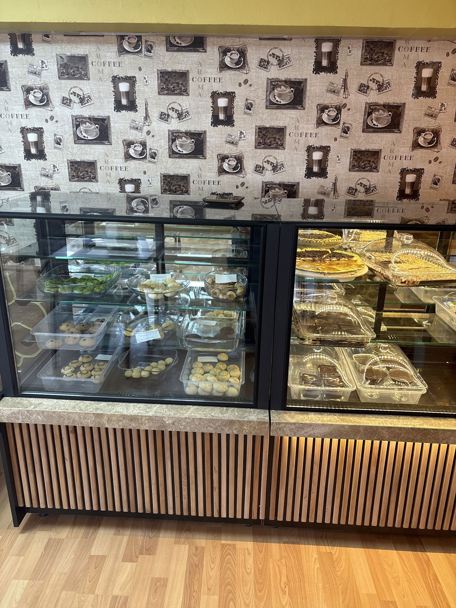 Akçam Cafe. Tost-Kumru