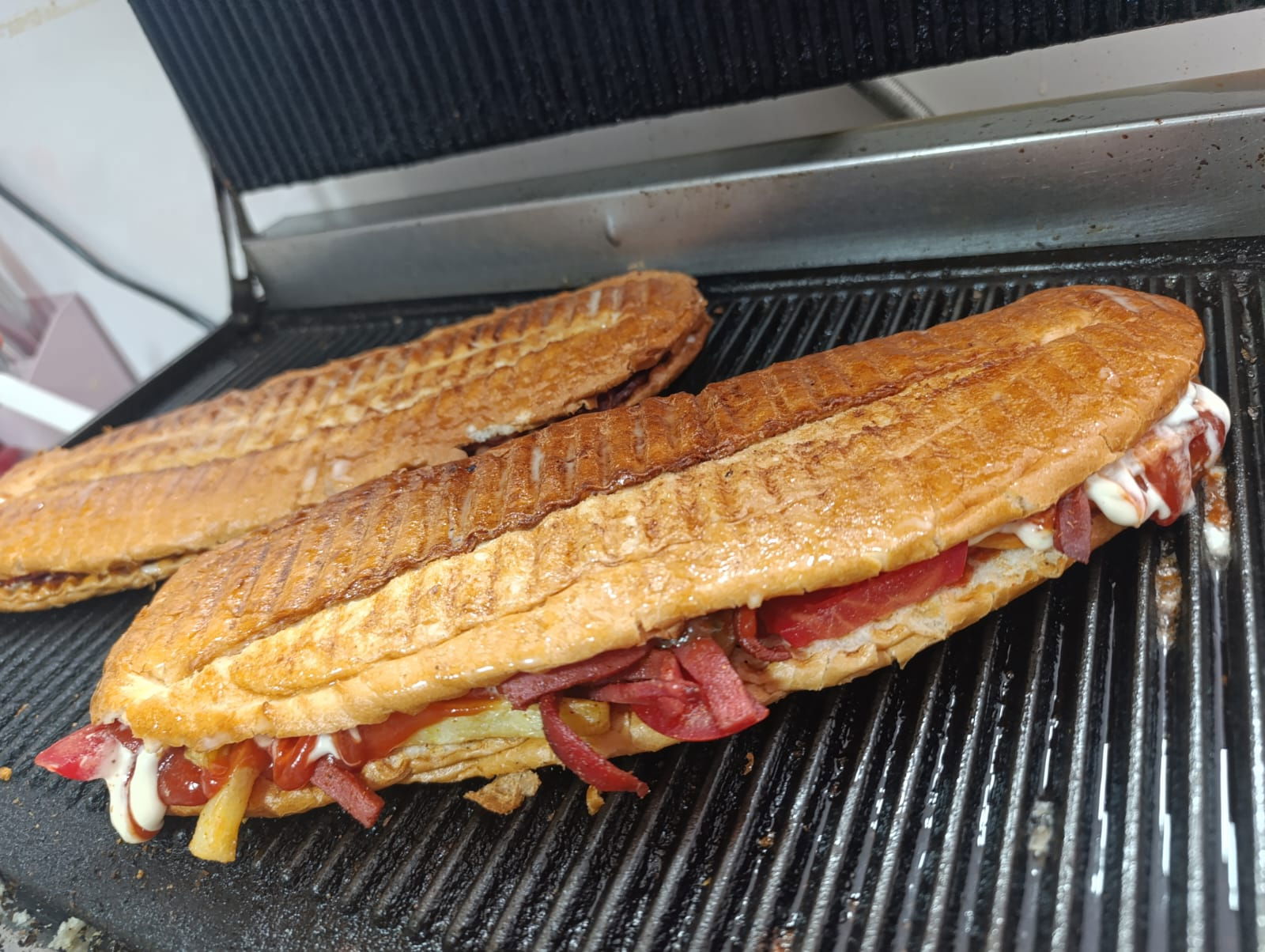 Akçam Cafe. Tost-Kumru