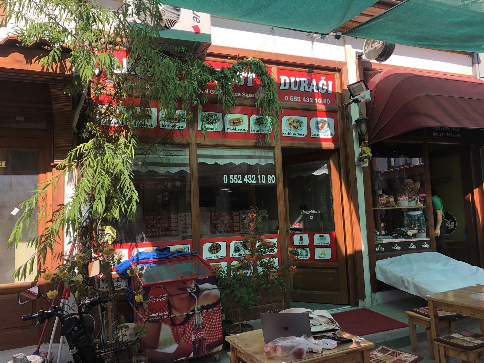 Akçam Cafe. Tost-Kumru