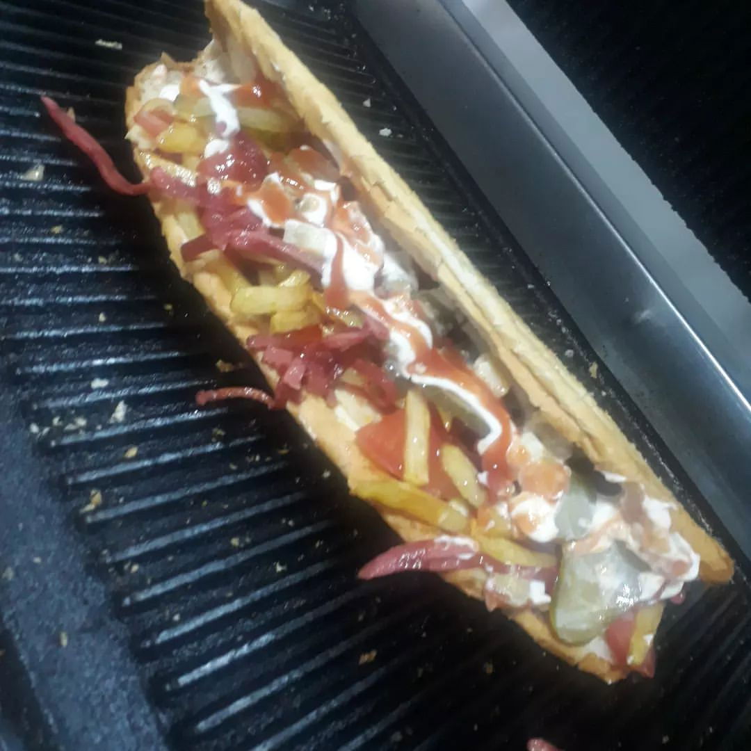 Akçam Cafe. Tost-Kumru