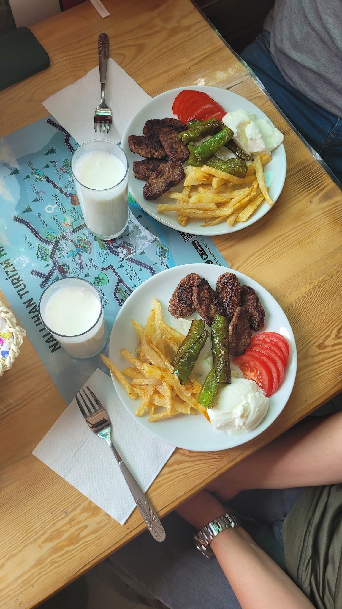 Akçam Cafe. Tost-Kumru
