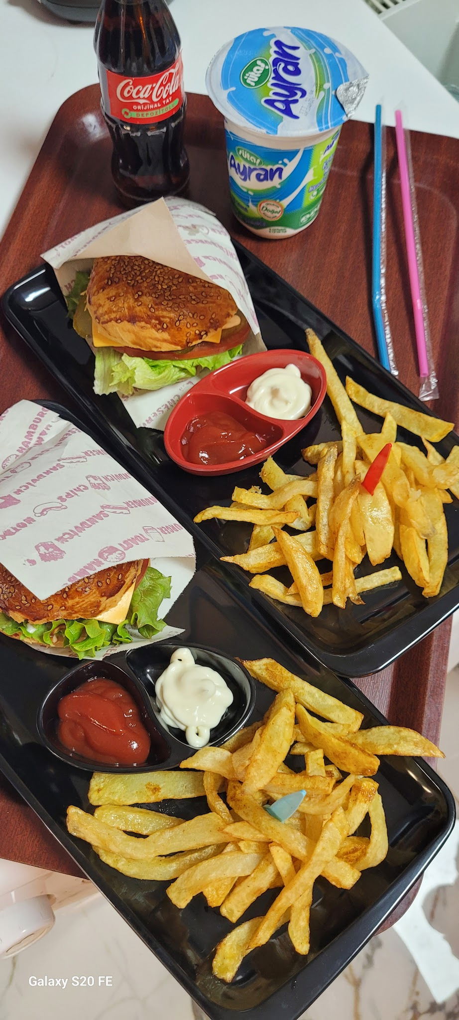 Akçam Cafe. Tost-Kumru