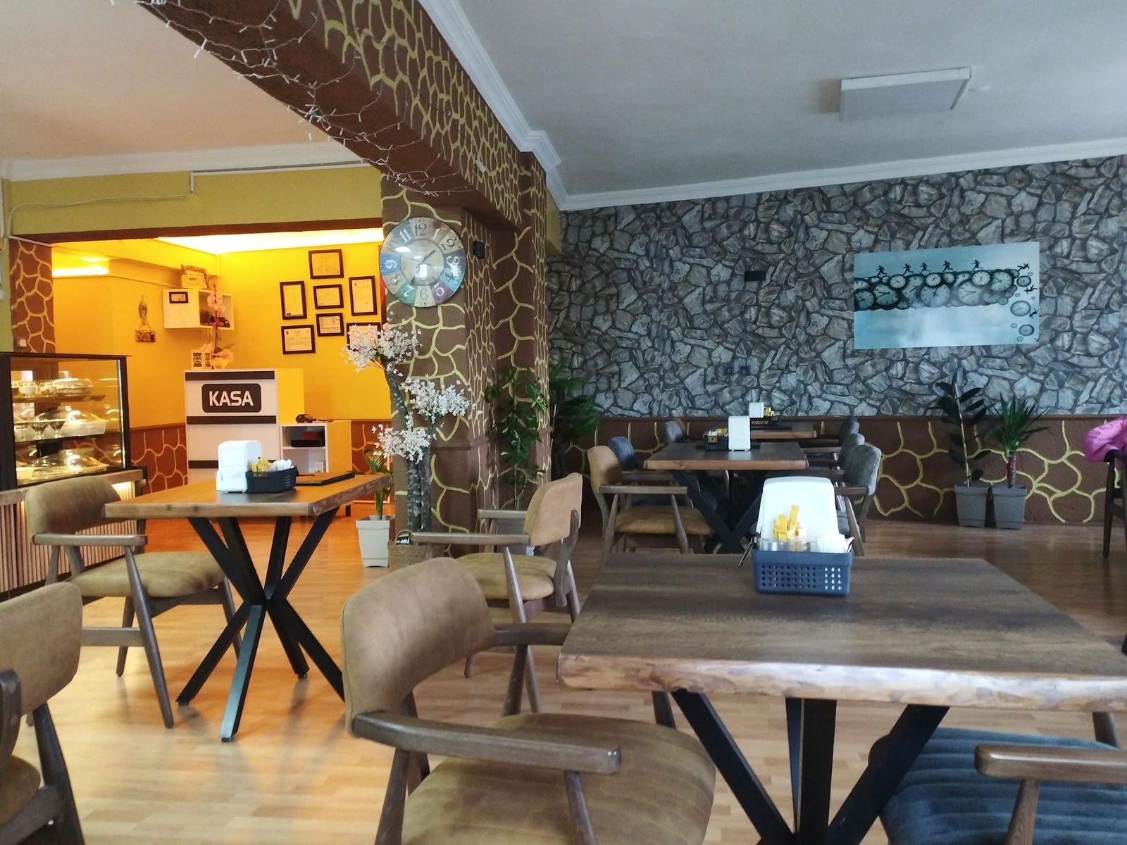 Akçam Cafe. Tost-Kumru