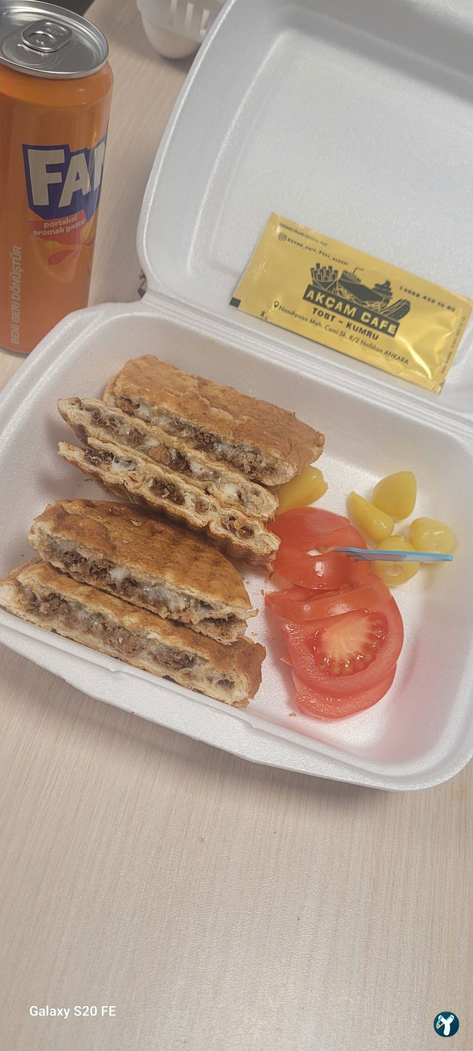Akçam Cafe. Tost-Kumru