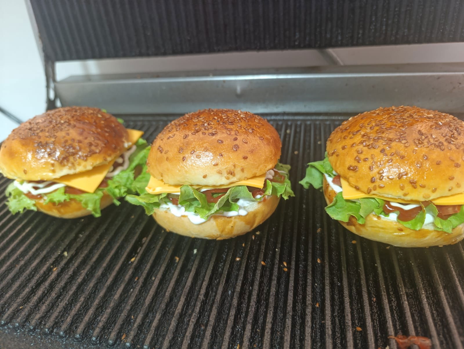 Akçam Cafe. Tost-Kumru