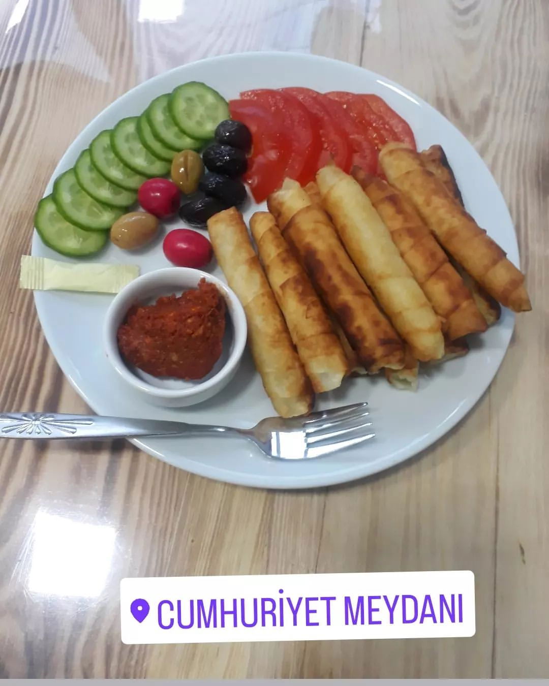 Akçam Cafe. Tost-Kumru