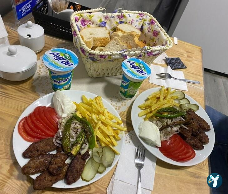 Akçam Cafe. Tost-Kumru