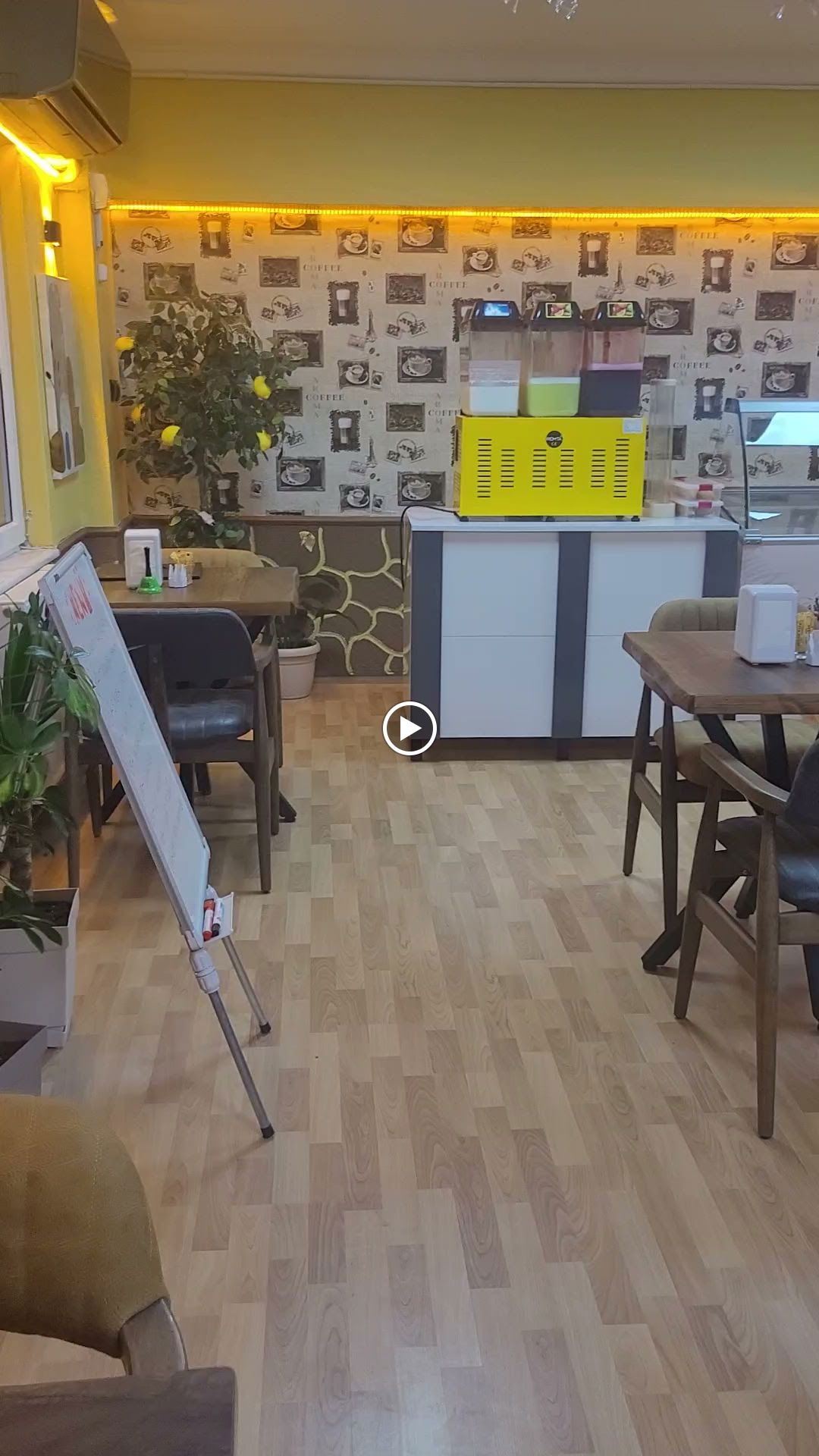 Akçam Cafe. Tost-Kumru