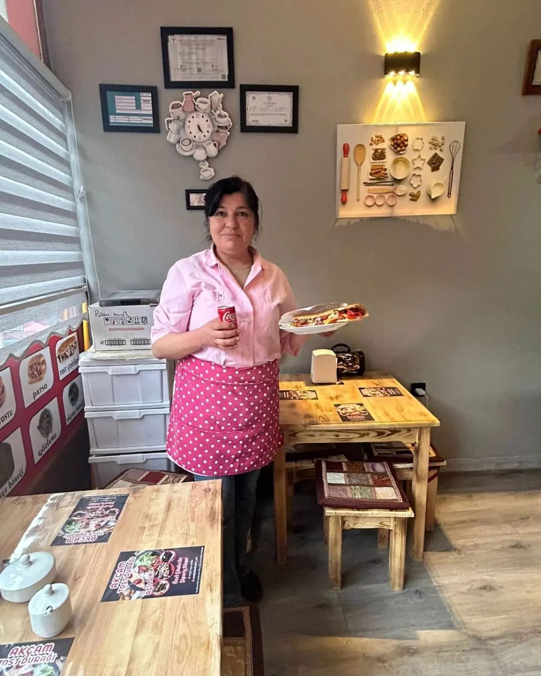 Akçam Cafe. Tost-Kumru