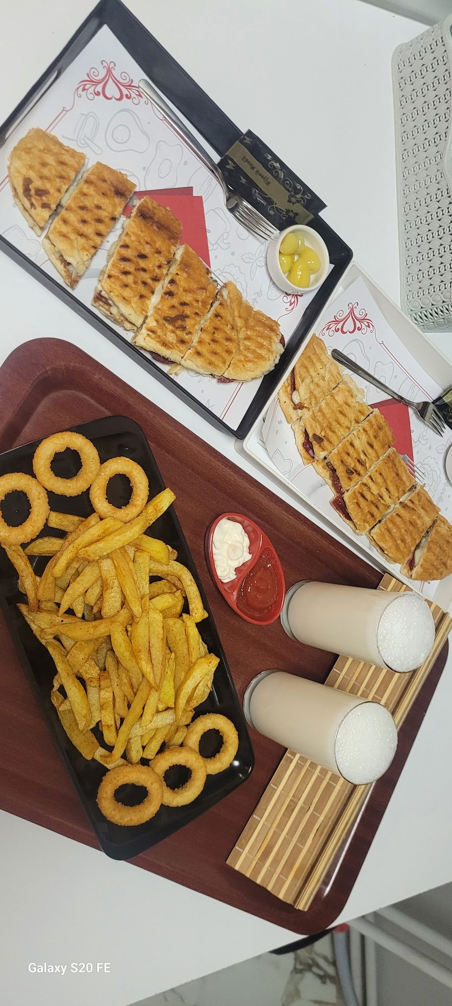 Akçam Cafe. Tost-Kumru