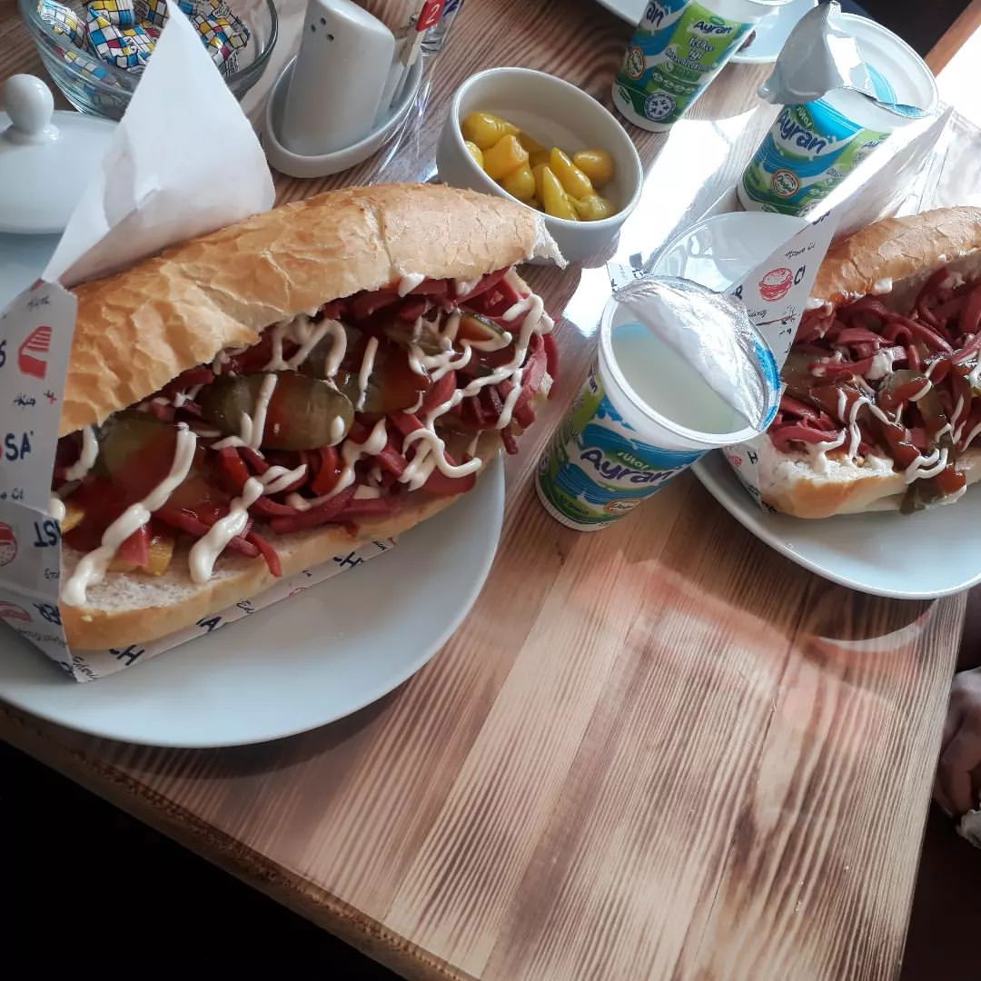 Akçam Cafe. Tost-Kumru