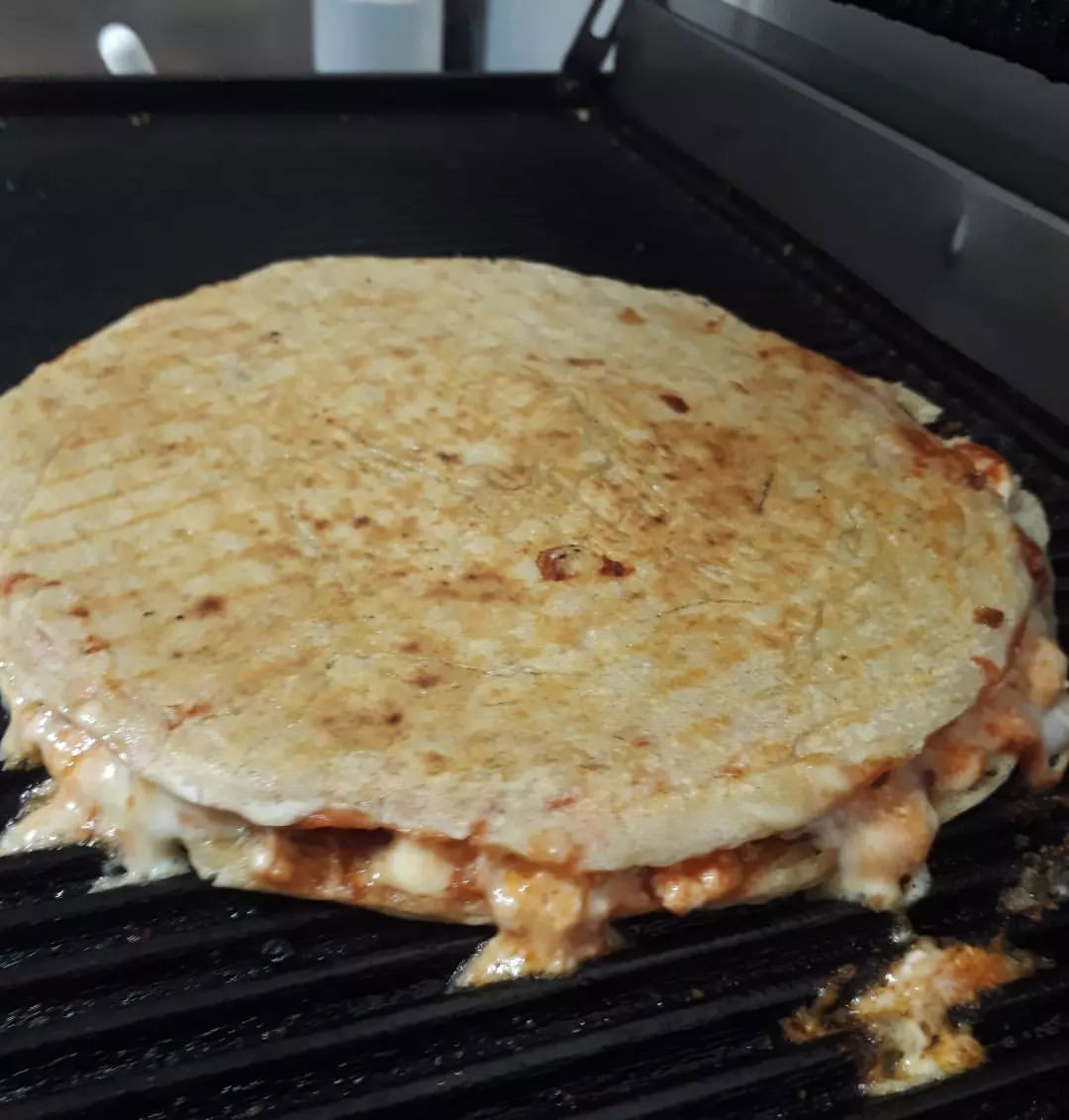 Akçam Cafe. Tost-Kumru