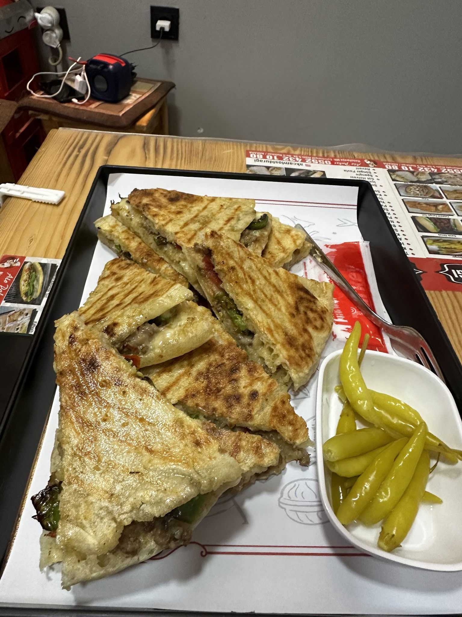 Akçam Cafe. Tost-Kumru