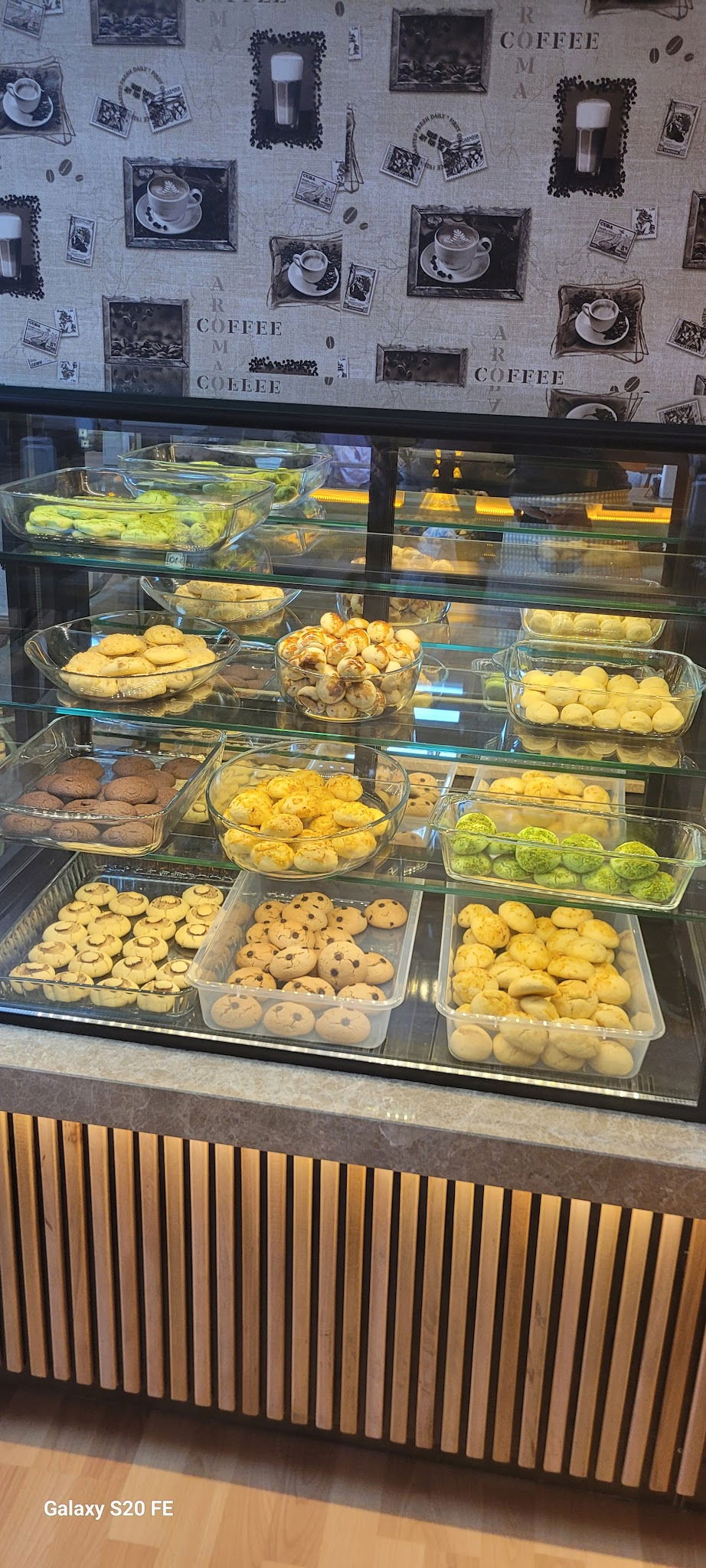 Akçam Cafe. Tost-Kumru