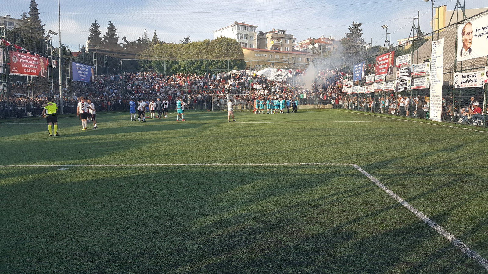 Öncü Halı Saha & Cafe