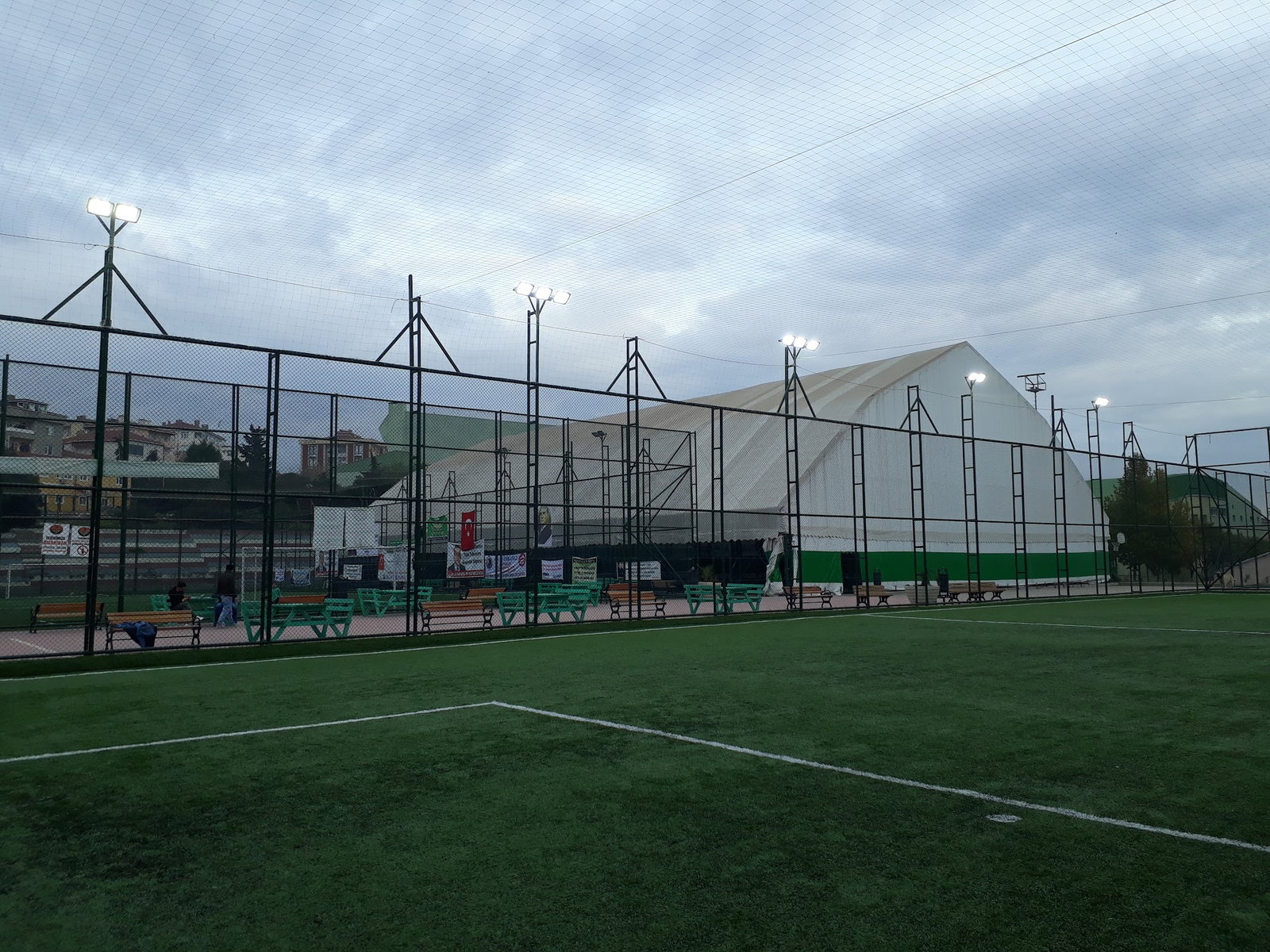 Öncü Halı Saha & Cafe