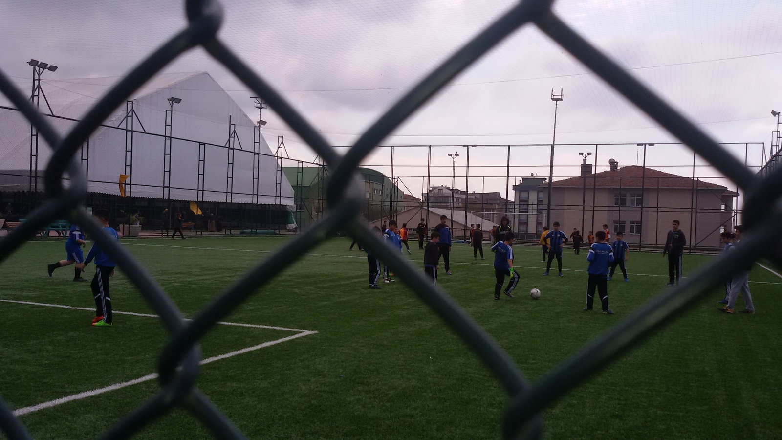 Öncü Halı Saha & Cafe