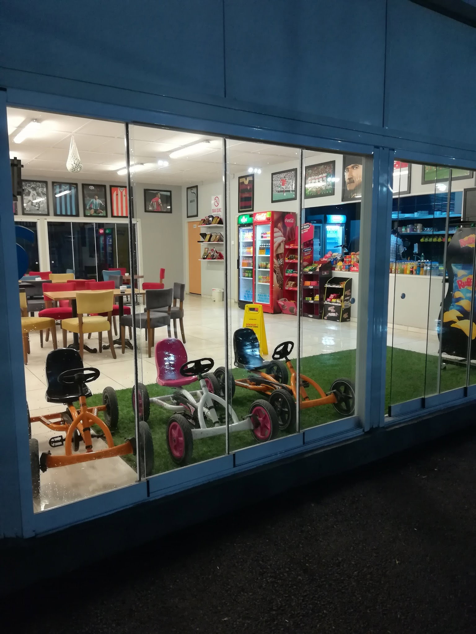 Öncü Halı Saha & Cafe