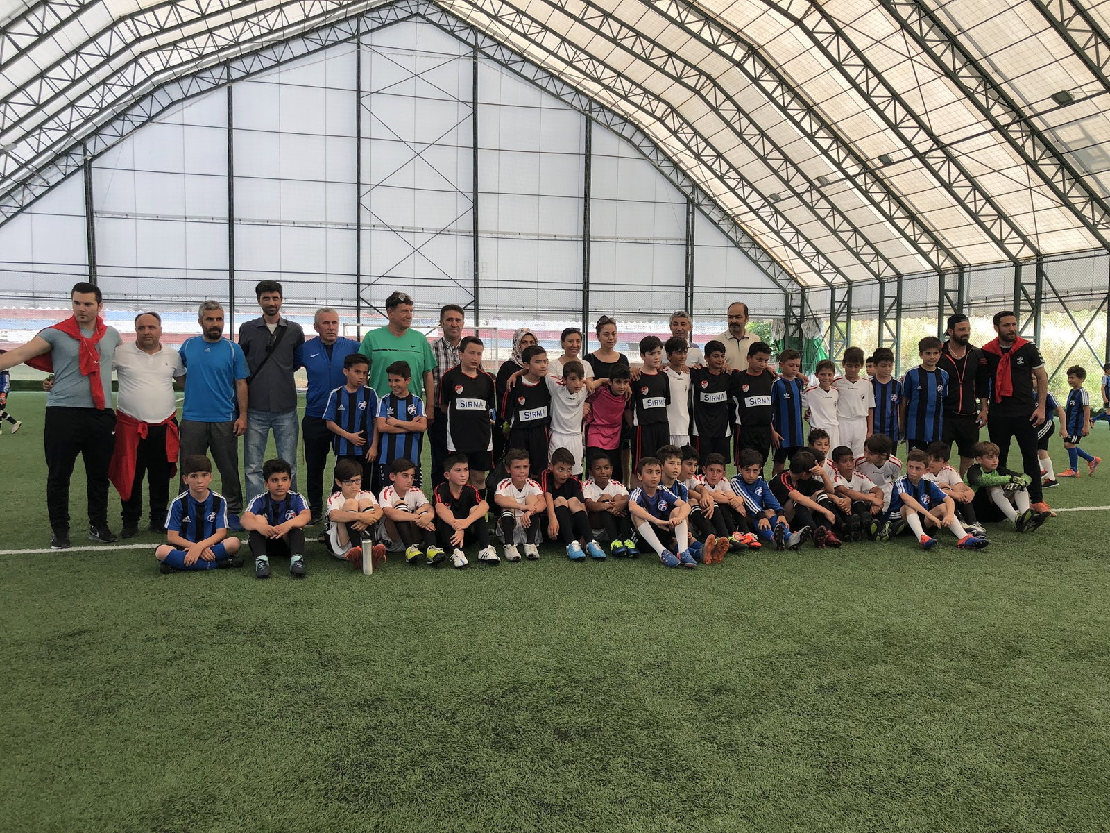 Öncü Halı Saha & Cafe