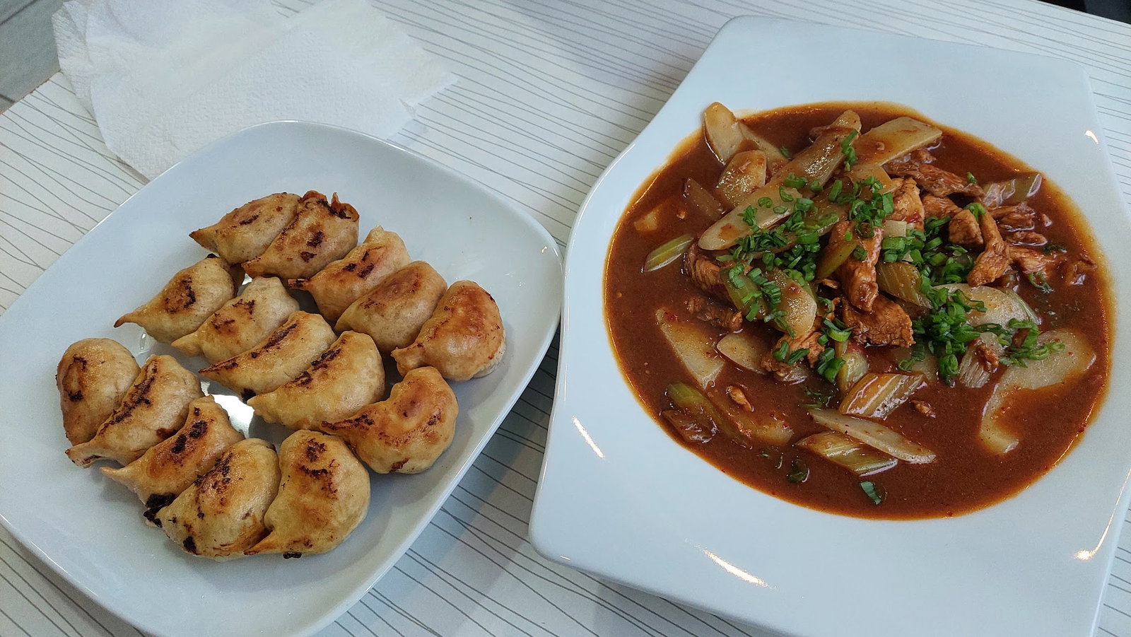 Sahra Uygur Restaurant/Sahra面馆/中餐