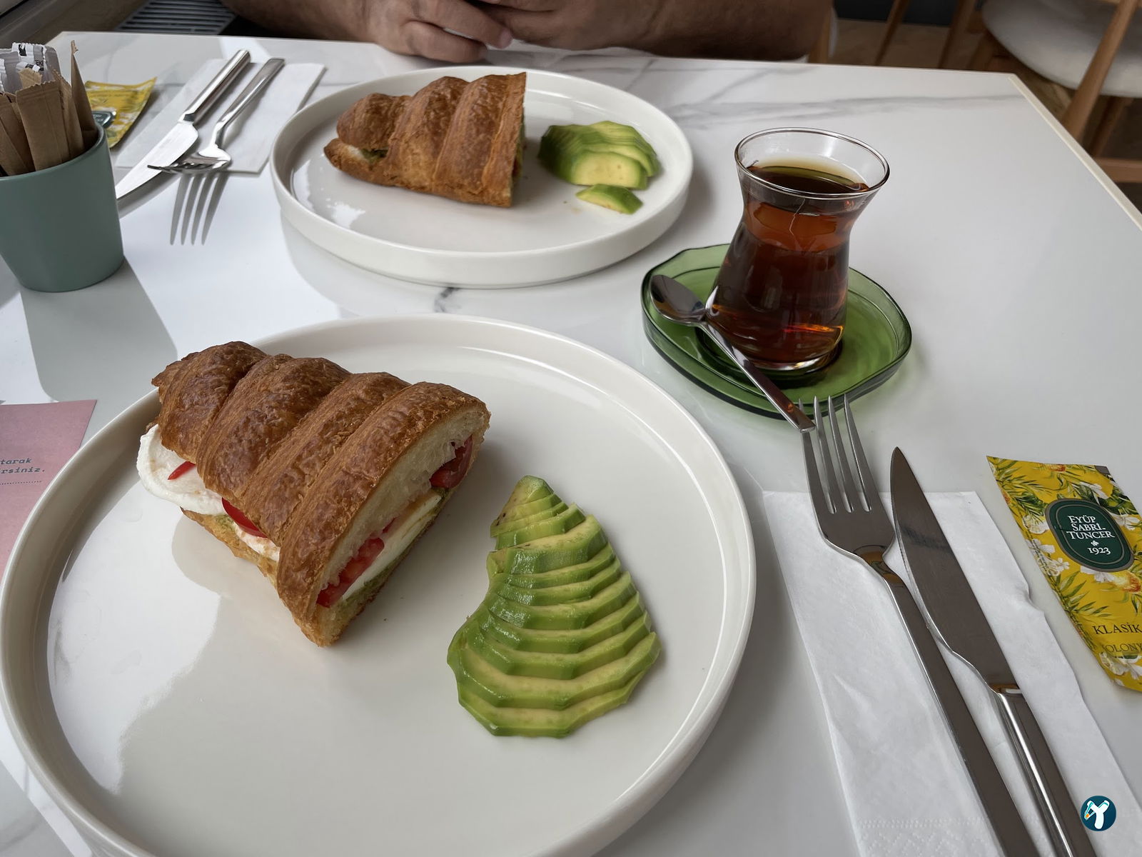 Kruvasan Arası