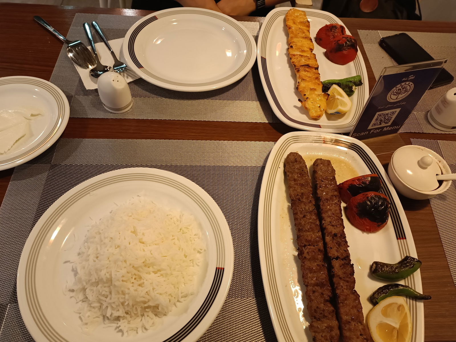 Daryakenar Restaurant