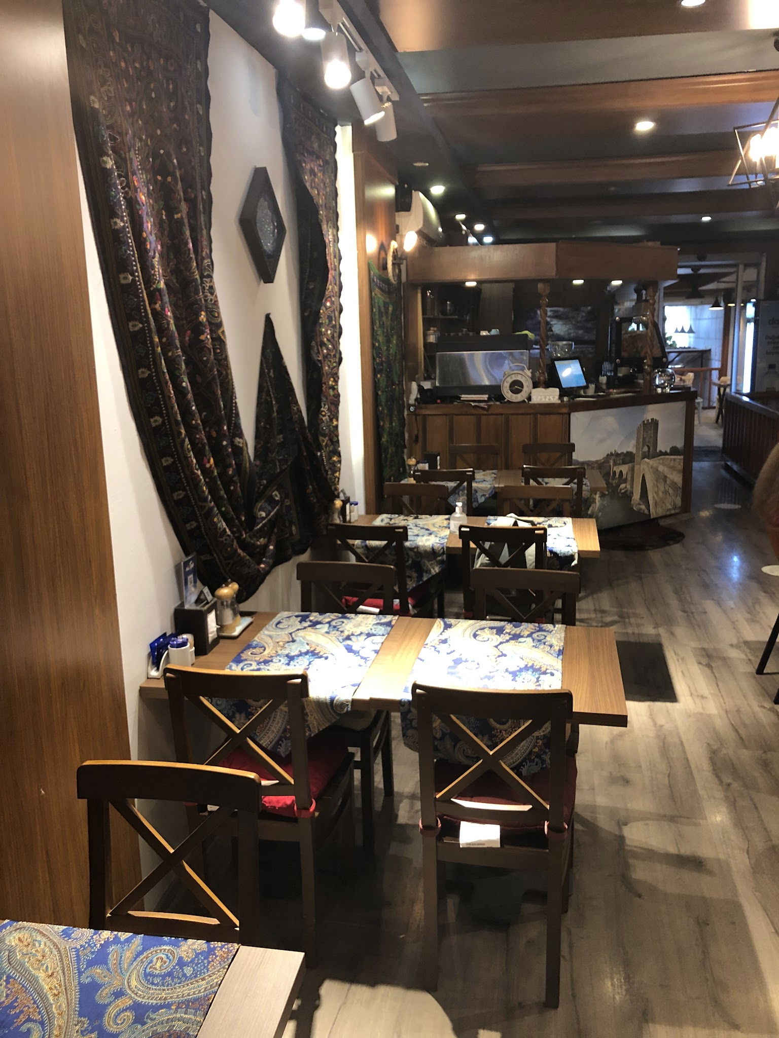 Daryakenar Restaurant