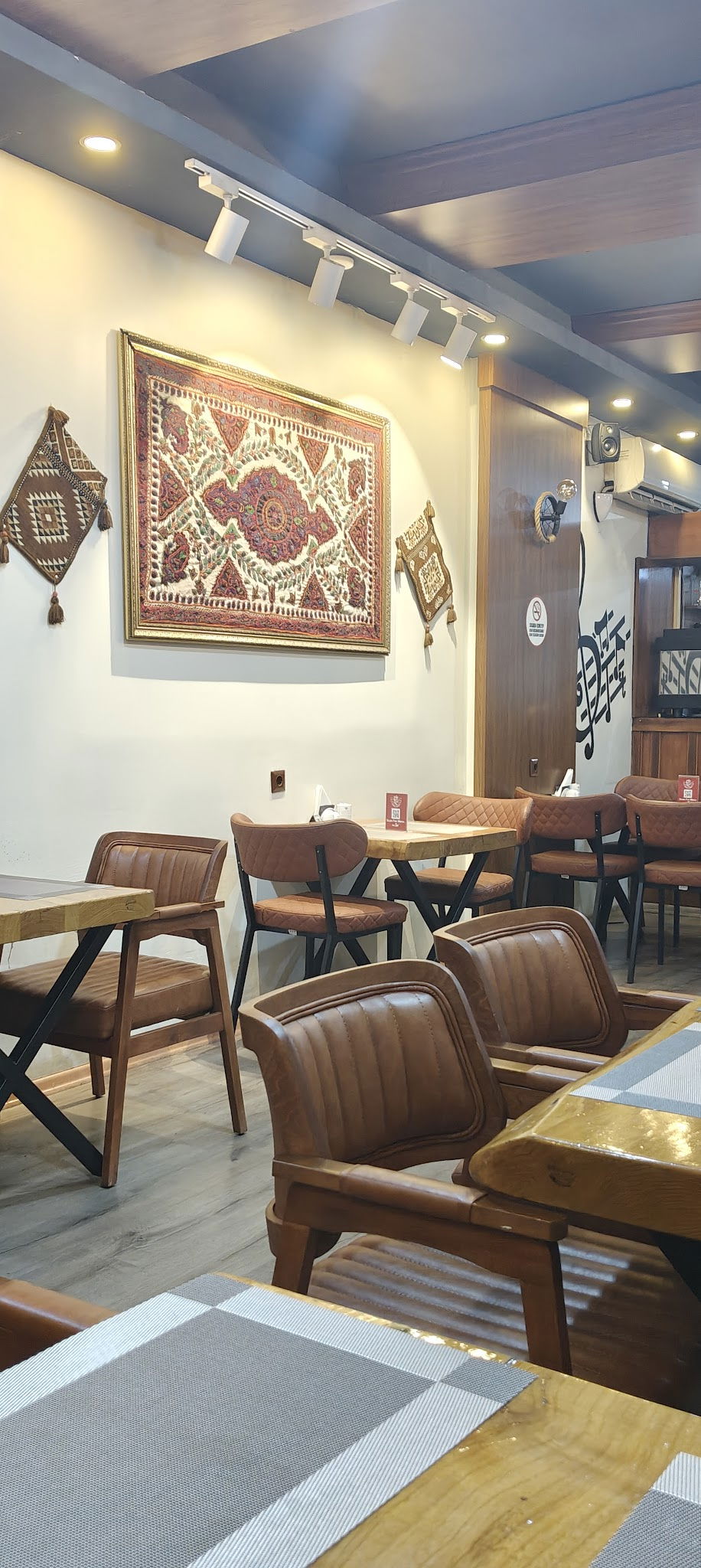 Daryakenar Restaurant